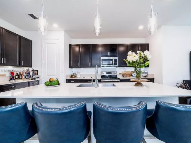 Дом в аренду по адресу 4230 Rosa Dr - фото 6447380