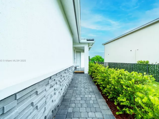 Дом в аренду по адресу 4230 Rosa Dr - фото 6447385