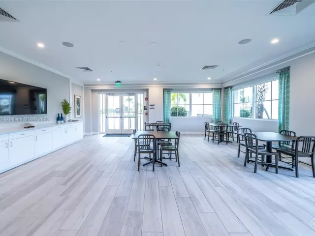 Дом в аренду по адресу 4230 Rosa Dr - фото 6447375