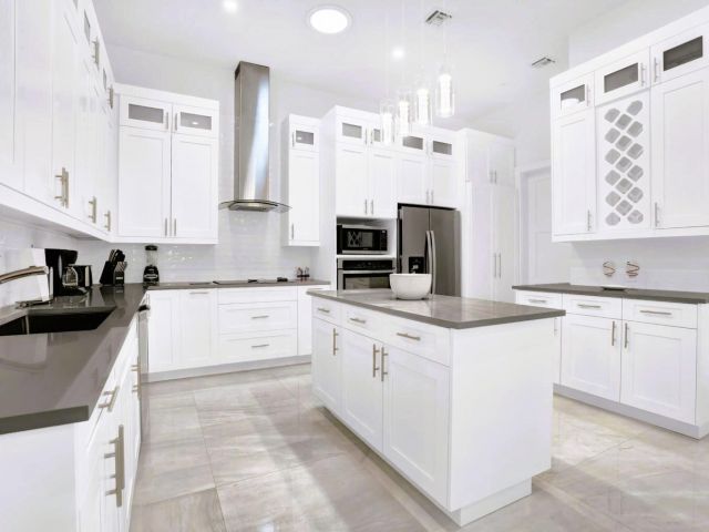 Дом в аренду по адресу 2523 Oceanview Avenue E - фото 6445202