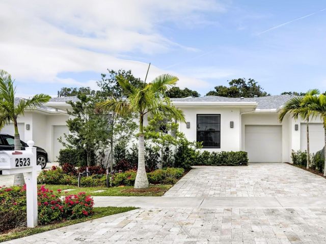 Дом в аренду по адресу 2523 Oceanview Avenue E - фото 6445208