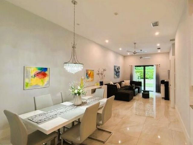 Дом в аренду по адресу 2523 Oceanview Avenue E - фото 6445209