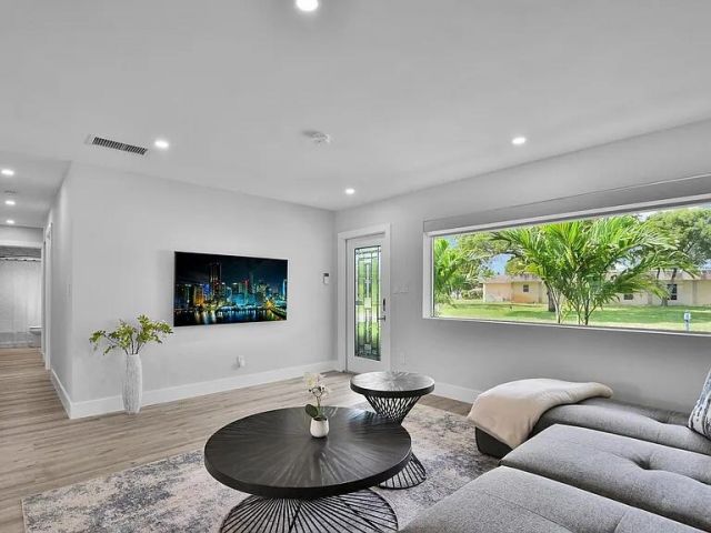 Продажа дома по адресу 803 Bluebird Drive - фото 6444726