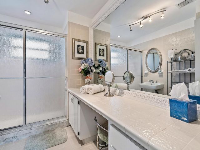 Дом в аренду по адресу 245 Arlington Road - фото 6444843