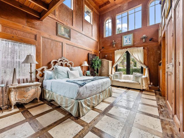 Дом в аренду по адресу 245 Arlington Road - фото 6444850