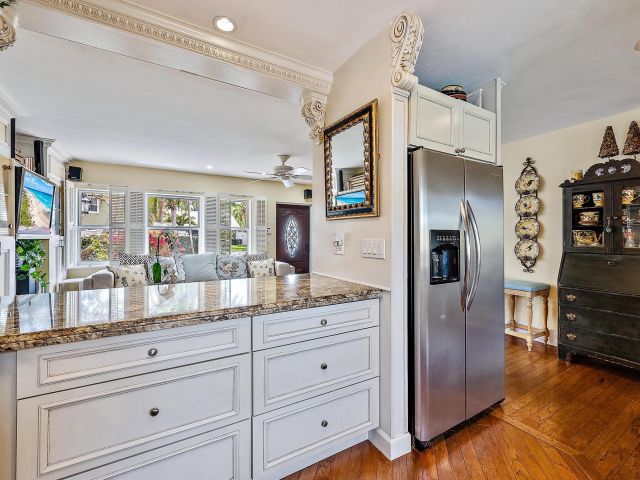 Дом в аренду по адресу 245 Arlington Road - фото 6444852