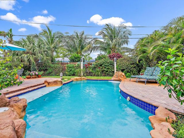 Дом в аренду по адресу 245 Arlington Road - фото 6444856