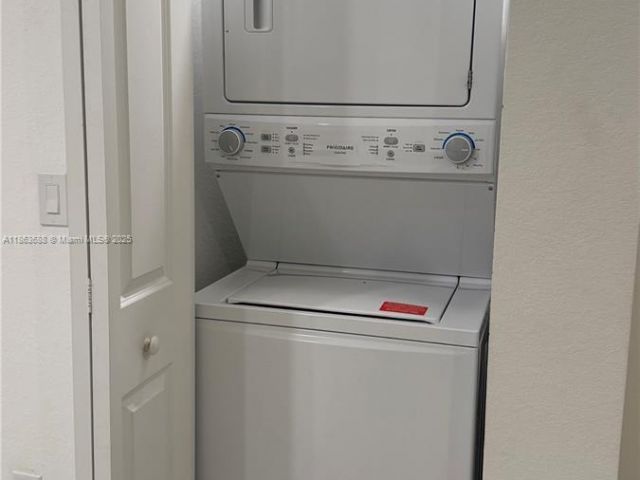 Дом в аренду по адресу 947 NE 211th St 947 - фото 7514096