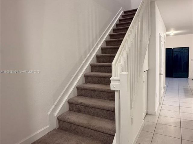 Дом в аренду по адресу 947 NE 211th St 947 - фото 7514097