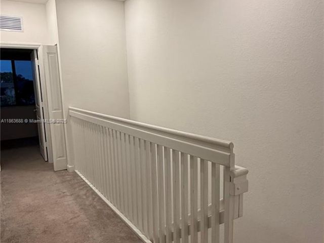 Дом в аренду по адресу 947 NE 211th St 947 - фото 7514098