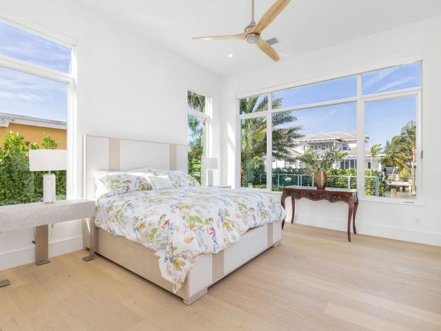 Дом в аренду по адресу 1180 Bimini Lane - фото 6450192