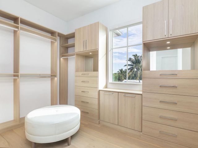 Дом в аренду по адресу 1180 Bimini Lane - фото 6450195