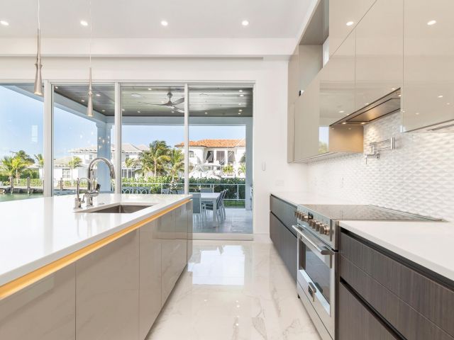 Дом в аренду по адресу 1180 Bimini Lane - фото 6450198