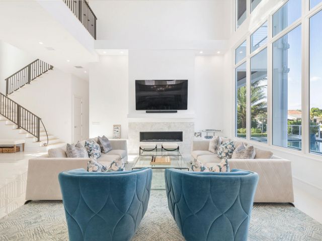 Дом в аренду по адресу 1180 Bimini Lane - фото 6450203