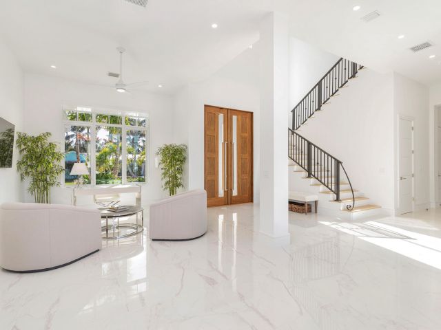 Дом в аренду по адресу 1180 Bimini Lane - фото 6450205