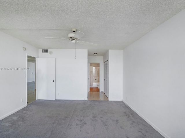 Продажа квартиры #2408 - фото 6448243