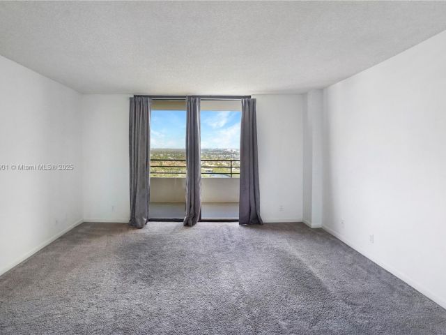 Продажа квартиры #2408 - фото 6448252