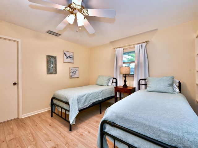 Дом в аренду по адресу 129 Alhambra Place - фото 6447494