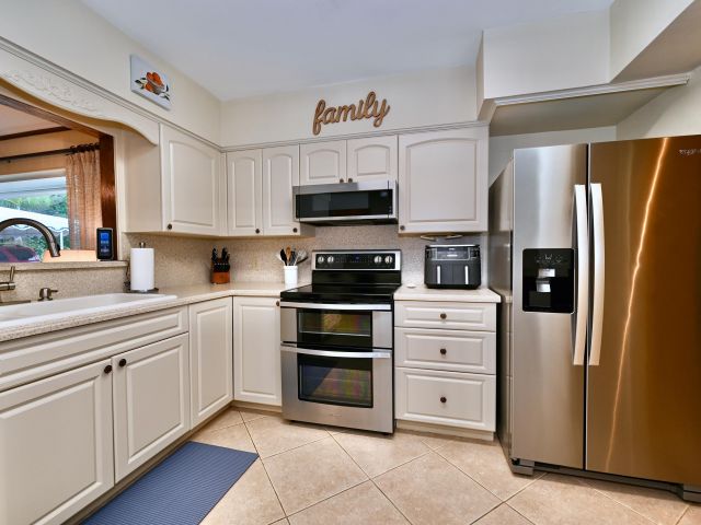 Дом в аренду по адресу 129 Alhambra Place - фото 6447500