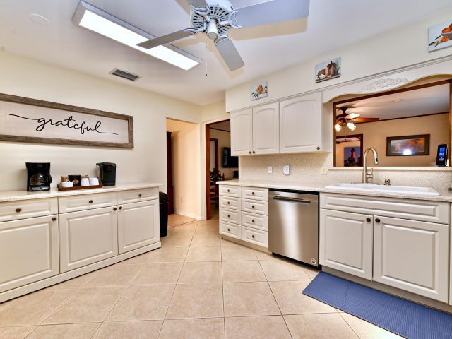 Дом в аренду по адресу 129 Alhambra Place - фото 6447501