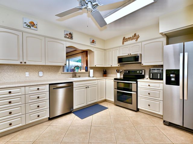 Дом в аренду по адресу 129 Alhambra Place - фото 6447502