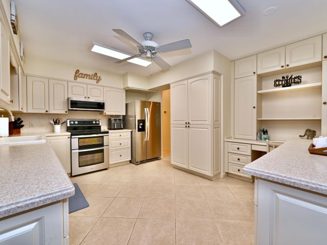 Дом в аренду по адресу 129 Alhambra Place - фото 6447503