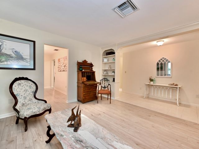 Дом в аренду по адресу 129 Alhambra Place - фото 6447506