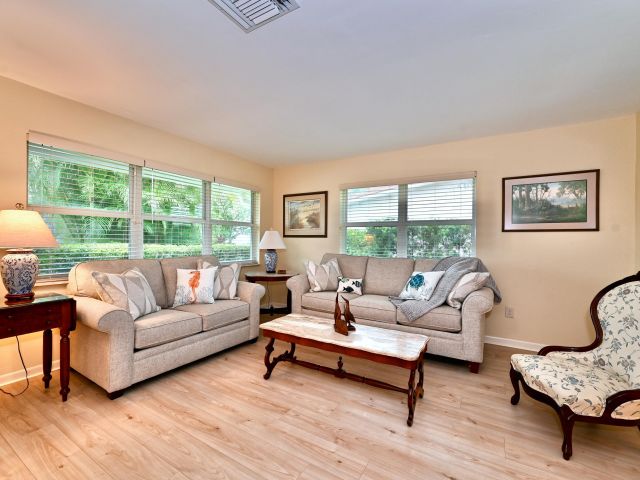 Дом в аренду по адресу 129 Alhambra Place - фото 6447507