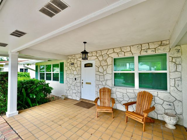 Дом в аренду по адресу 129 Alhambra Place - фото 6447512