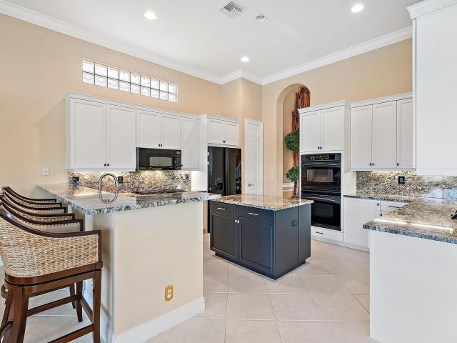 Продажа дома по адресу 10445 Terra Lago Drive - фото 6448497