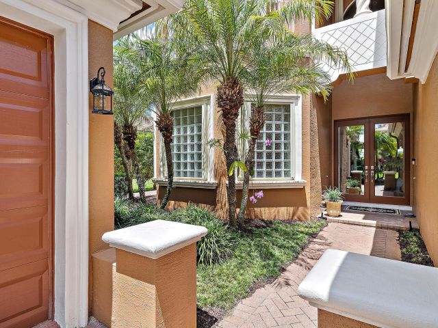 Продажа дома по адресу 10445 Terra Lago Drive - фото 6448505