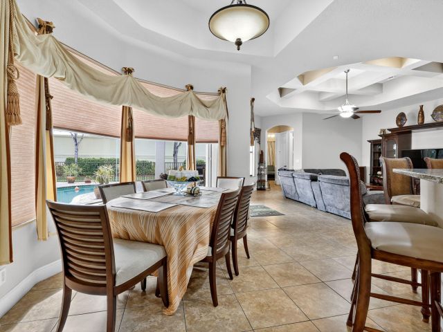 Продажа дома по адресу 16211 Rosecroft Terrace - фото 6448678