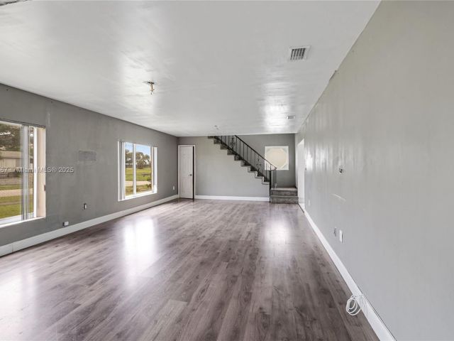 Продажа дома по адресу 20401 NW 22nd Ave - фото 7440480