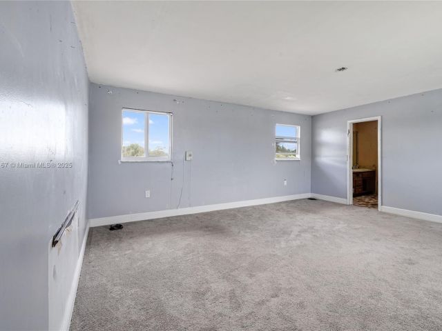 Продажа дома по адресу 20401 NW 22nd Ave - фото 7440484