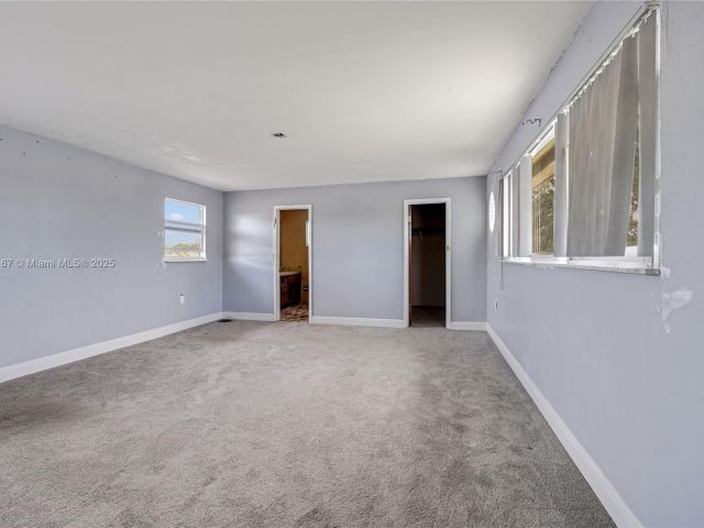 Продажа дома по адресу 20401 NW 22nd Ave - фото 7440485