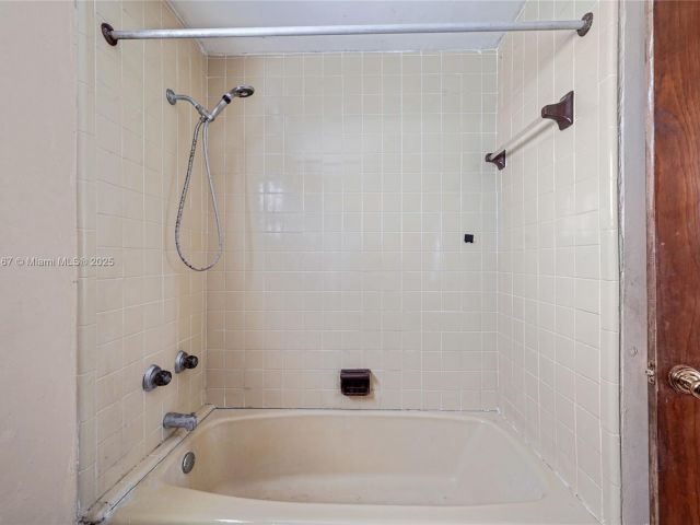 Продажа дома по адресу 20401 NW 22nd Ave - фото 7440489