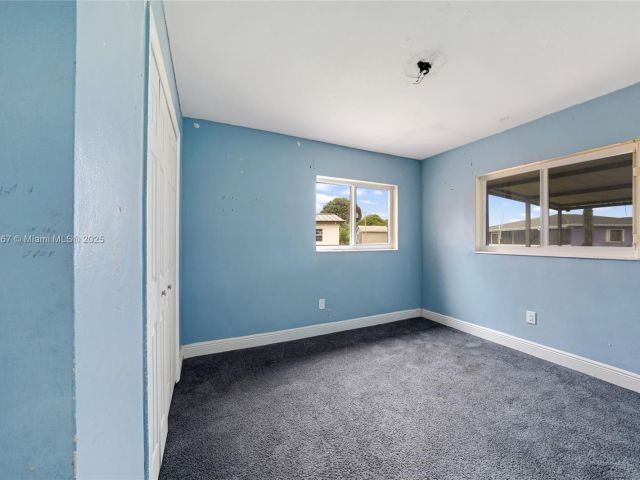 Продажа дома по адресу 20401 NW 22nd Ave - фото 7440491