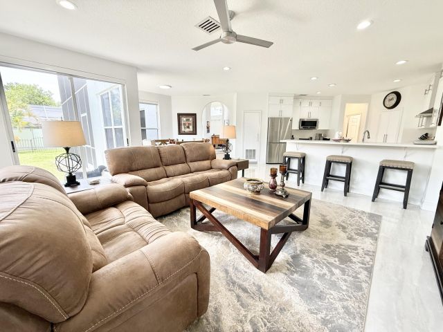 Дом в аренду по адресу 10879 Handel Place - фото 6448789