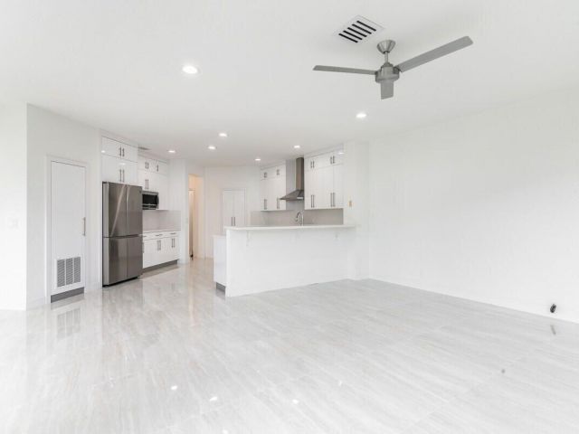 Дом в аренду по адресу 10879 Handel Place - фото 6448790