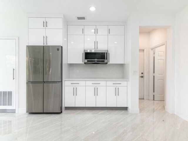 Дом в аренду по адресу 10879 Handel Place - фото 6448793