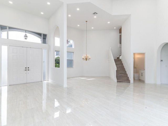 Дом в аренду по адресу 10879 Handel Place - фото 6448800