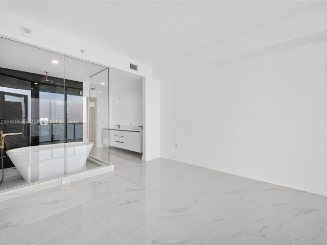 Продажа квартиры #2606 - фото 6454091