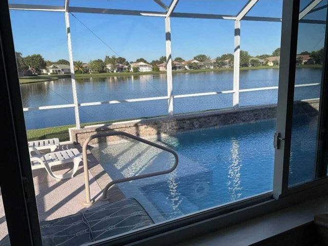 Продажа дома по адресу 9271 Heron Cove Drive - фото 6506421