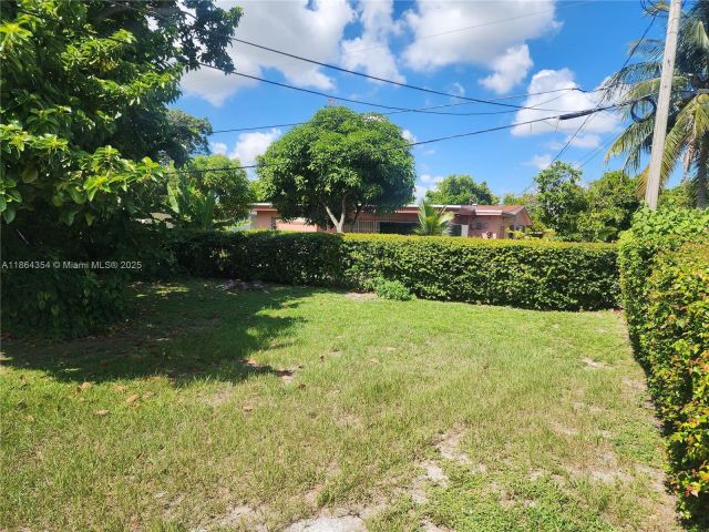 Дом в аренду по адресу 17200 NW 11th Ave - фото 7436039