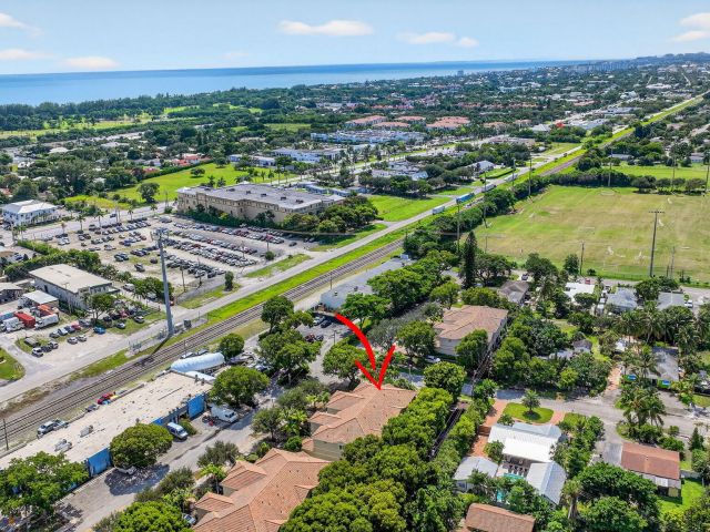 Дом в аренду по адресу 2622 Webb Ave Avenue - фото 6629406