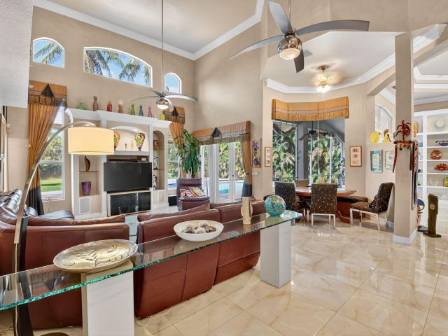 Продажа дома по адресу 15463 Tall Oak Avenue - фото 6505719