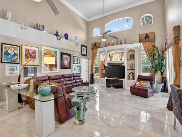 Продажа дома по адресу 15463 Tall Oak Avenue - фото 6505720