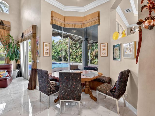 Продажа дома по адресу 15463 Tall Oak Avenue - фото 6505721