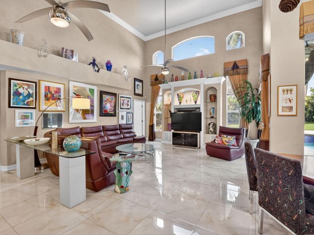 Продажа дома по адресу 15463 Tall Oak Avenue - фото 6505722