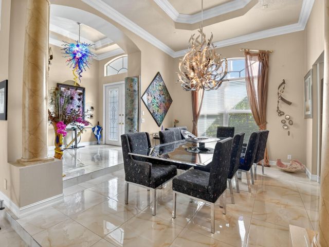 Продажа дома по адресу 15463 Tall Oak Avenue - фото 6505723